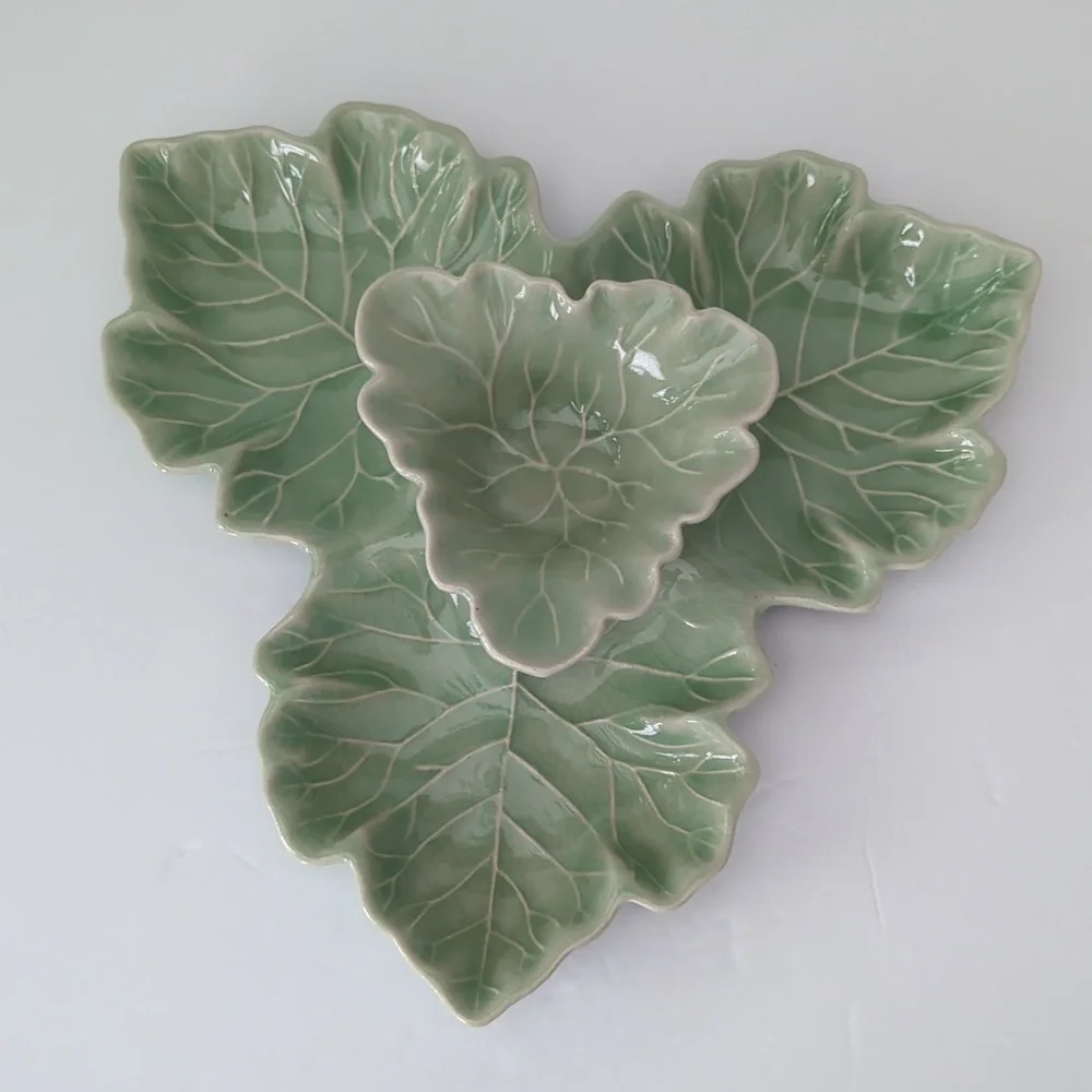 Cabbage Leaf Shape Chip & Dip Server Baan Celedon Thailand Grape Leaf